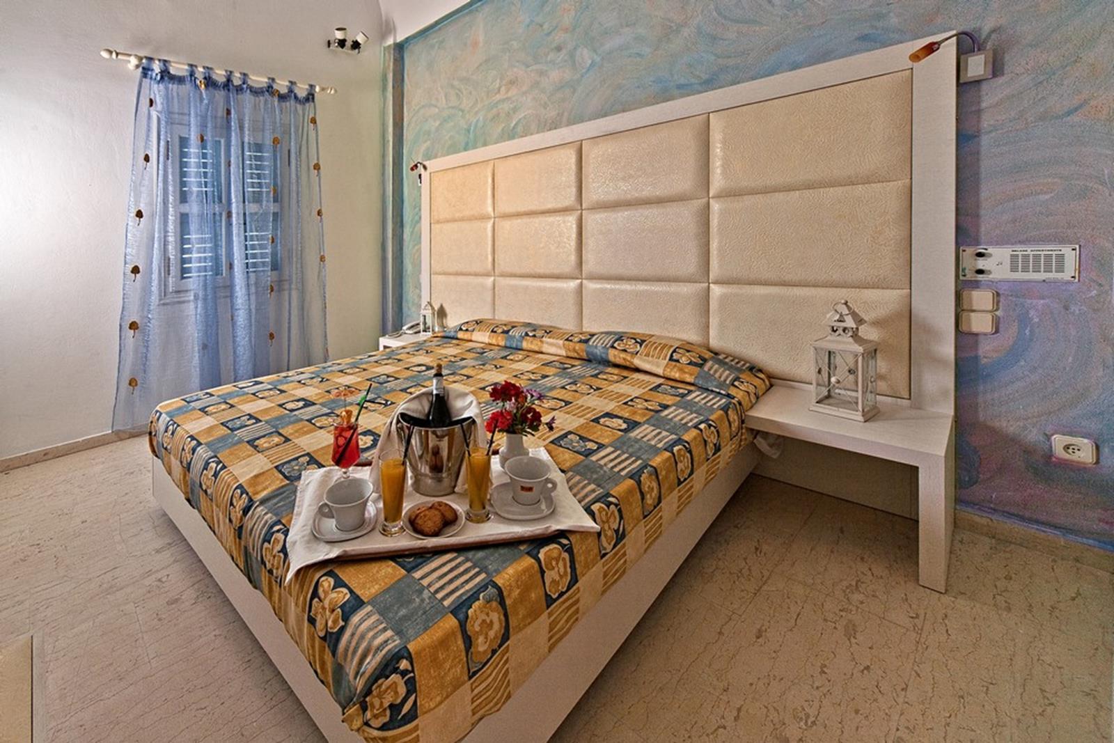 hotel kamari santorini | Sellada Apartments